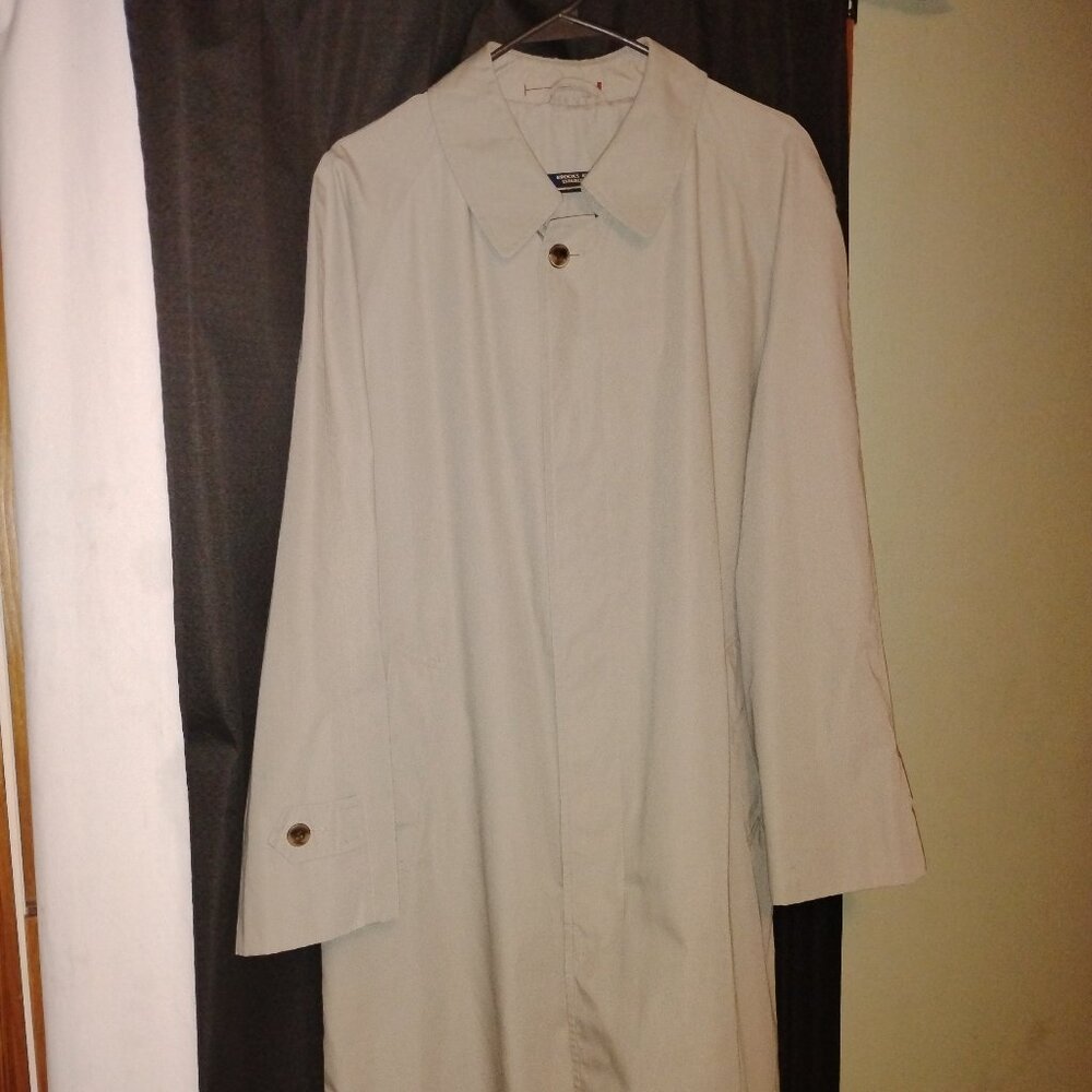 Vintage Brooks Brothers trenchcoat